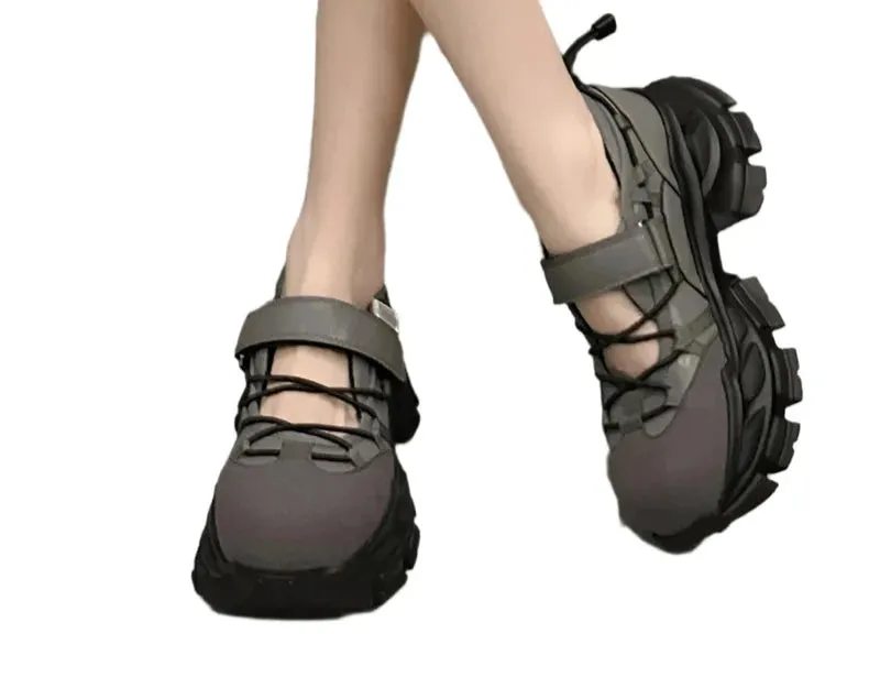 Attiir Crossed-tied Shoes