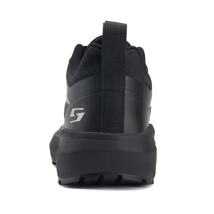 Comfortable men's hiking boots with arch support