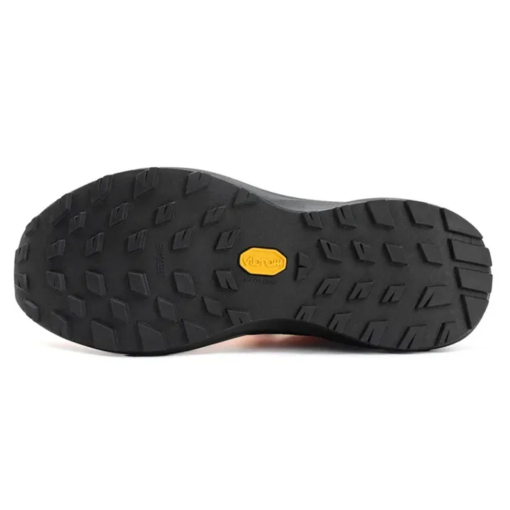 Comfortable men's hiking boots with arch support