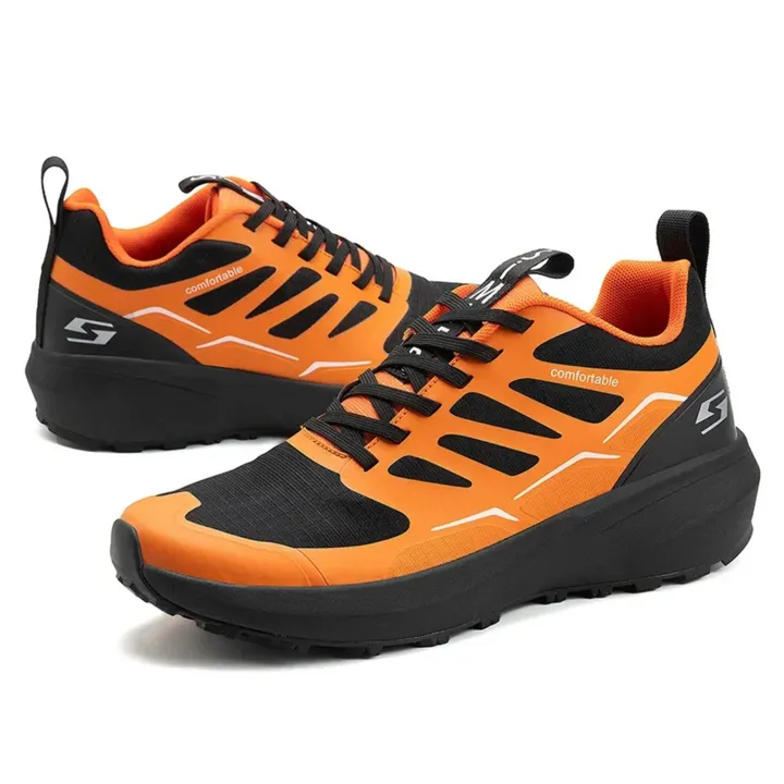 Comfortable men's hiking boots with arch support
