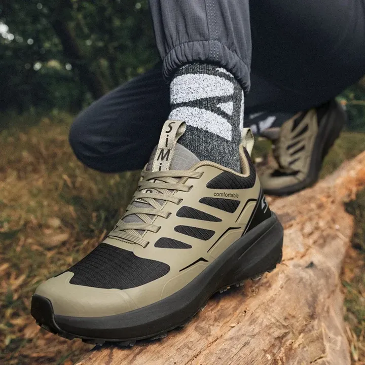 Comfortable men's hiking boots with arch support