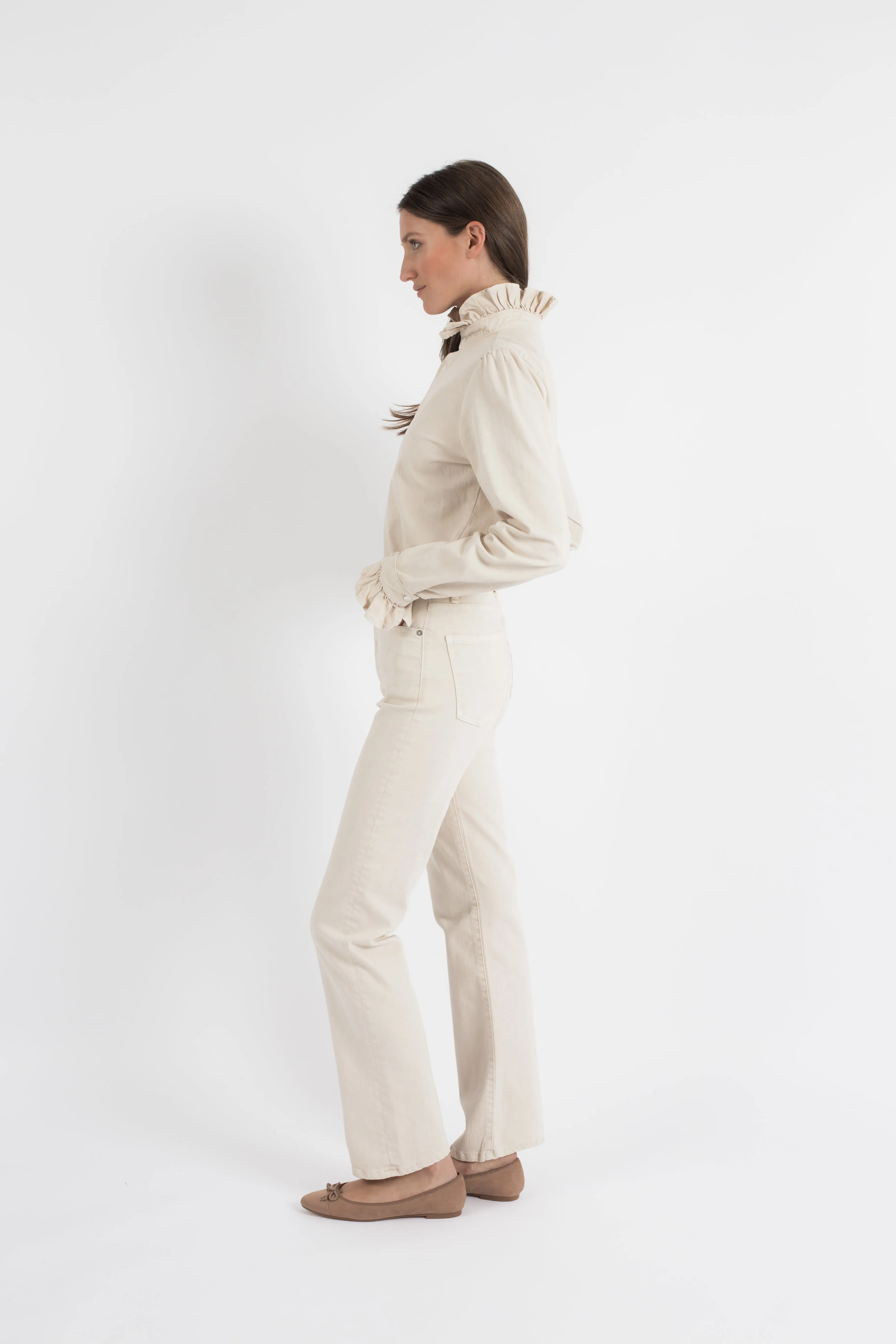 Juliette Jean in Trench