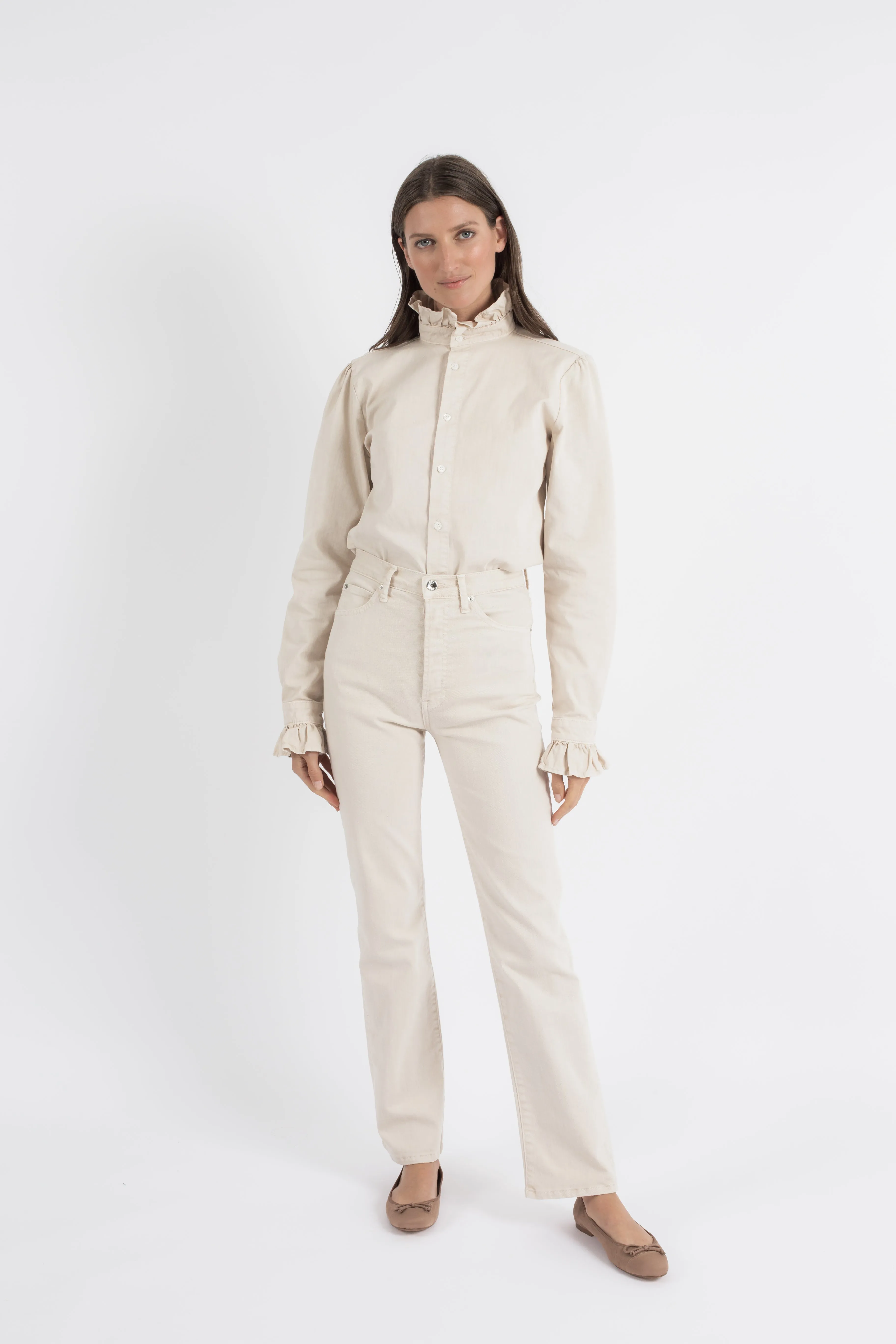 Juliette Jean in Trench