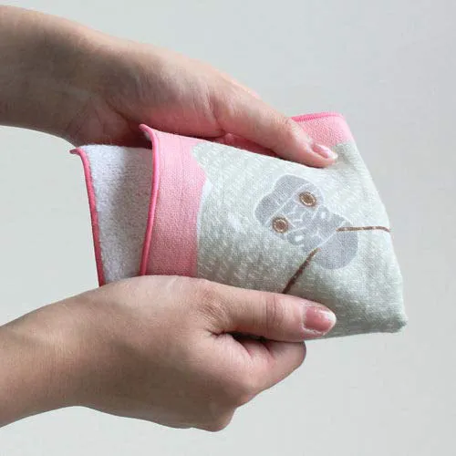 Kata Kata  soft towel 100% cotton -  Gorilla Pink ゴリラ ピンク 25 x 25 cm