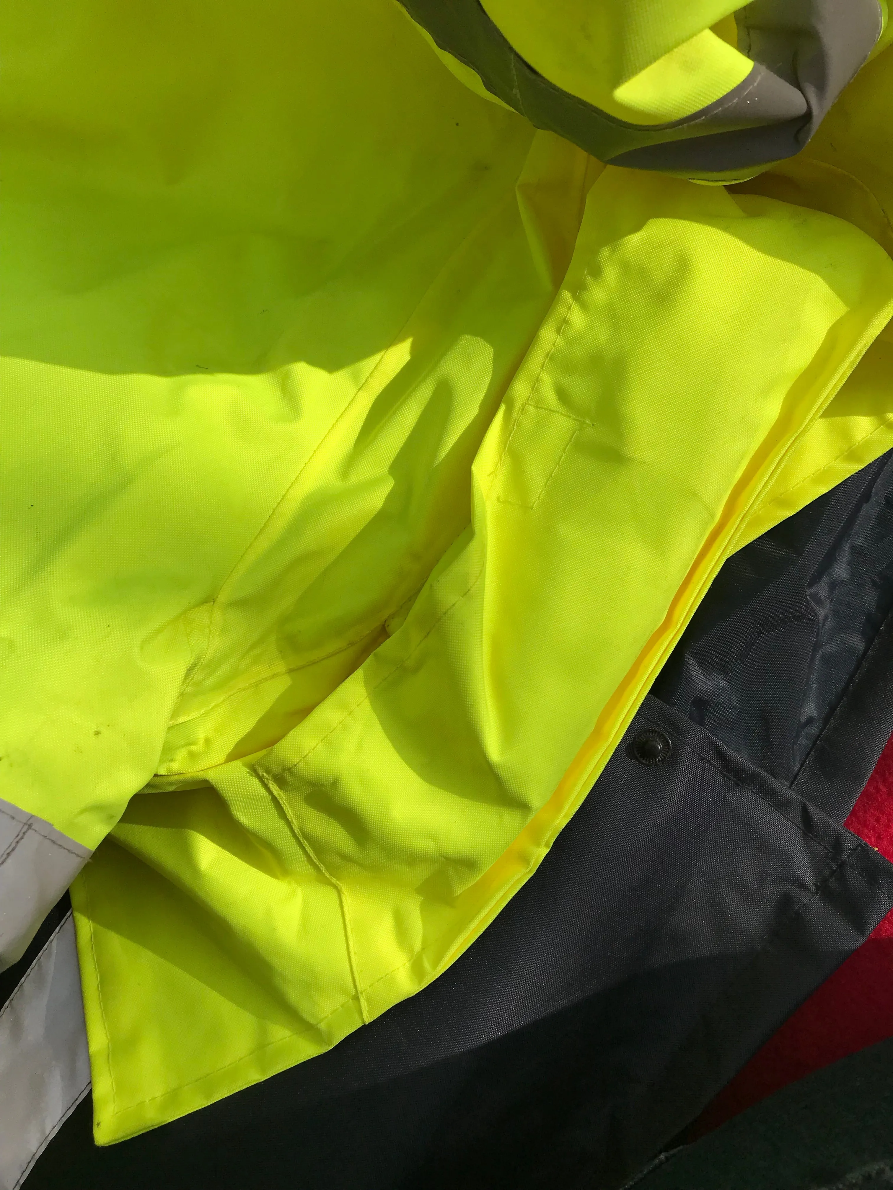 New vizwear hi vis waterproof coat size 2xl FREE POSTAGE