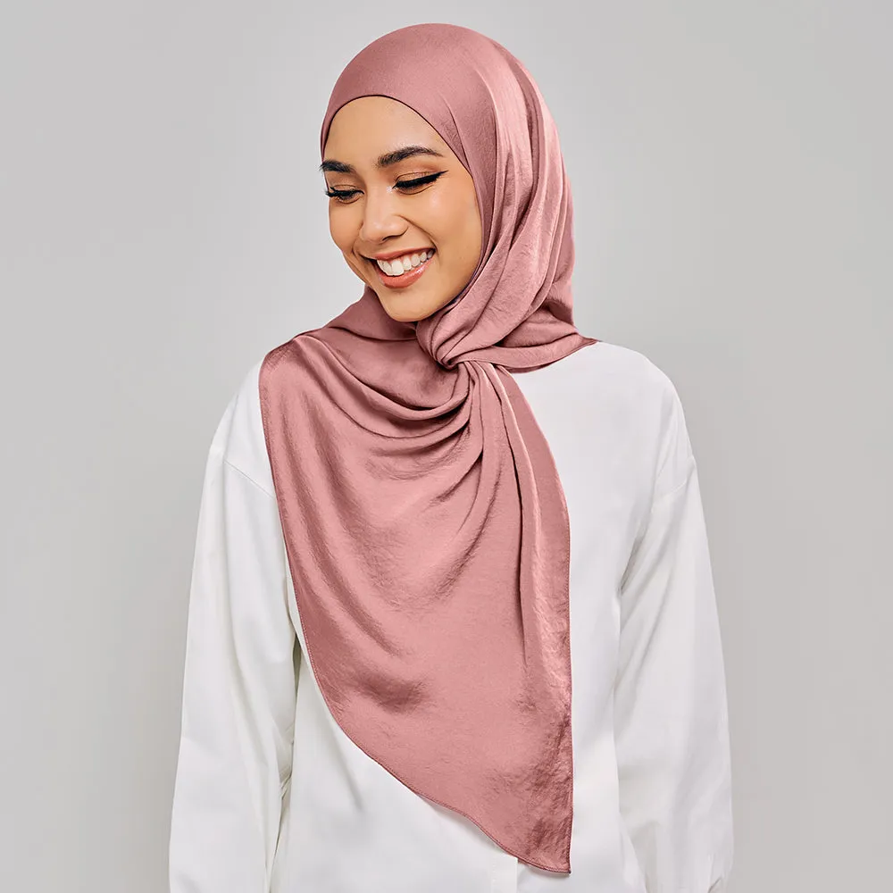 Niya Satin in Penny