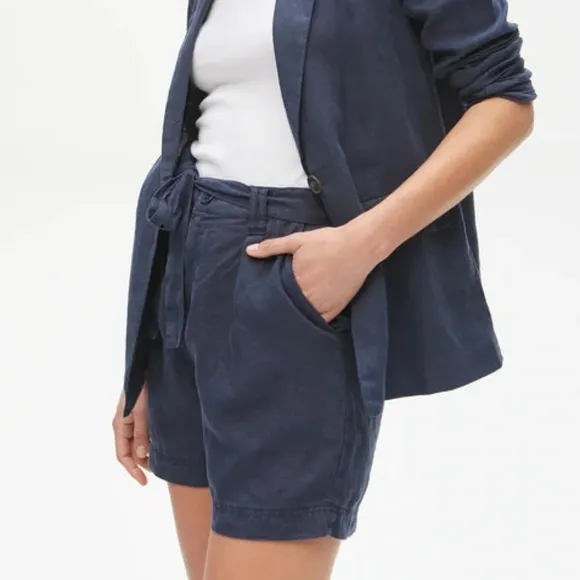 NWT Michael Stars Admiral Navy Blue Bex Linen Pleated Tie Waist Shorts M