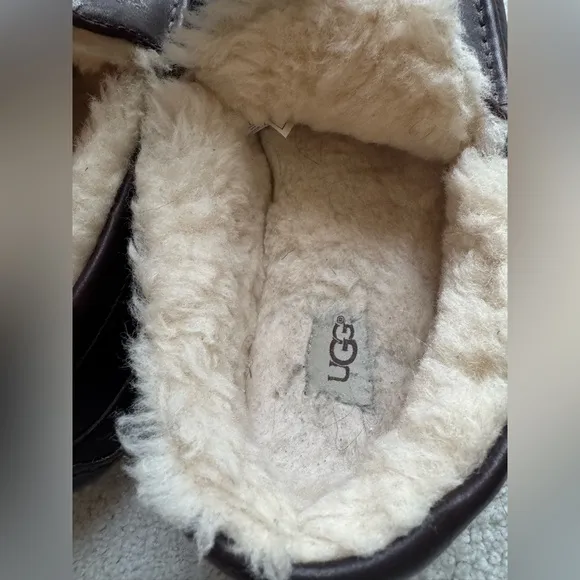 Ugg Men's Ascot Brown Slippers Fully Lined Sheepskin Size 11 US Preowned