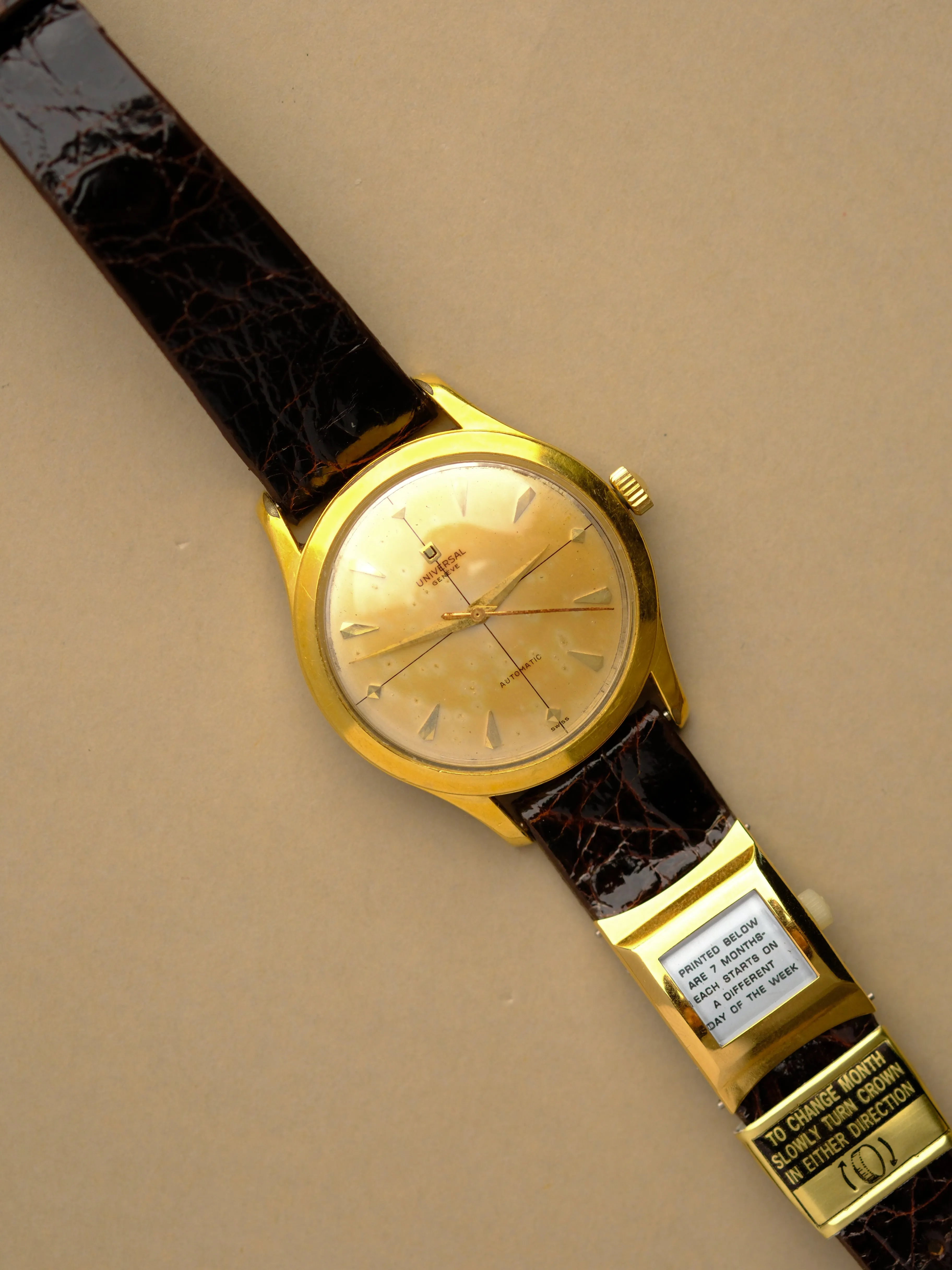 Universal Geneve 402409 Cross-Hair Dial - 1950's