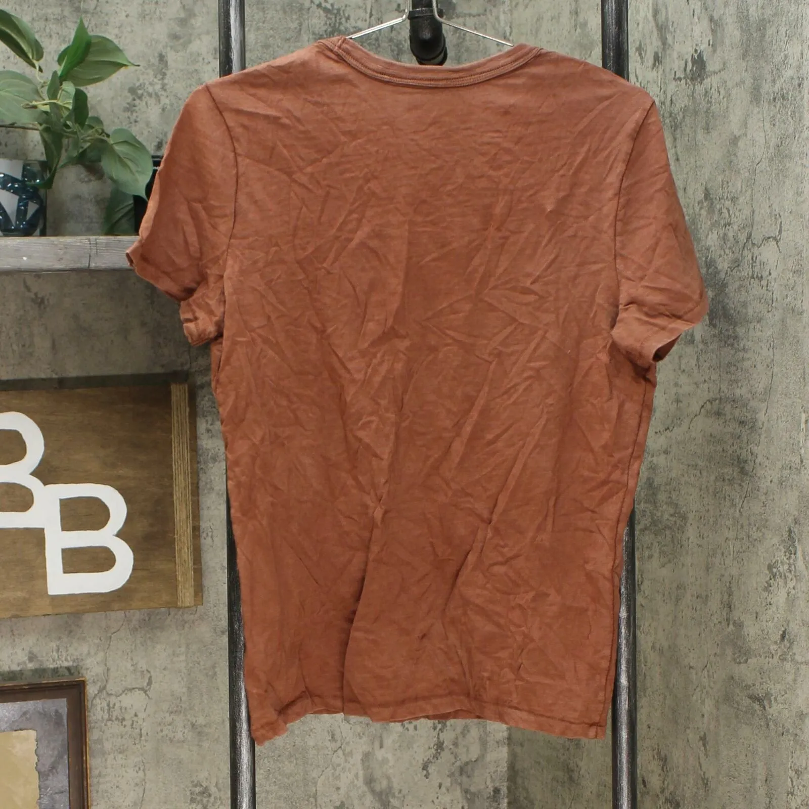 Universal Thread Women's Short Sleeve V-Neck T-Shirt