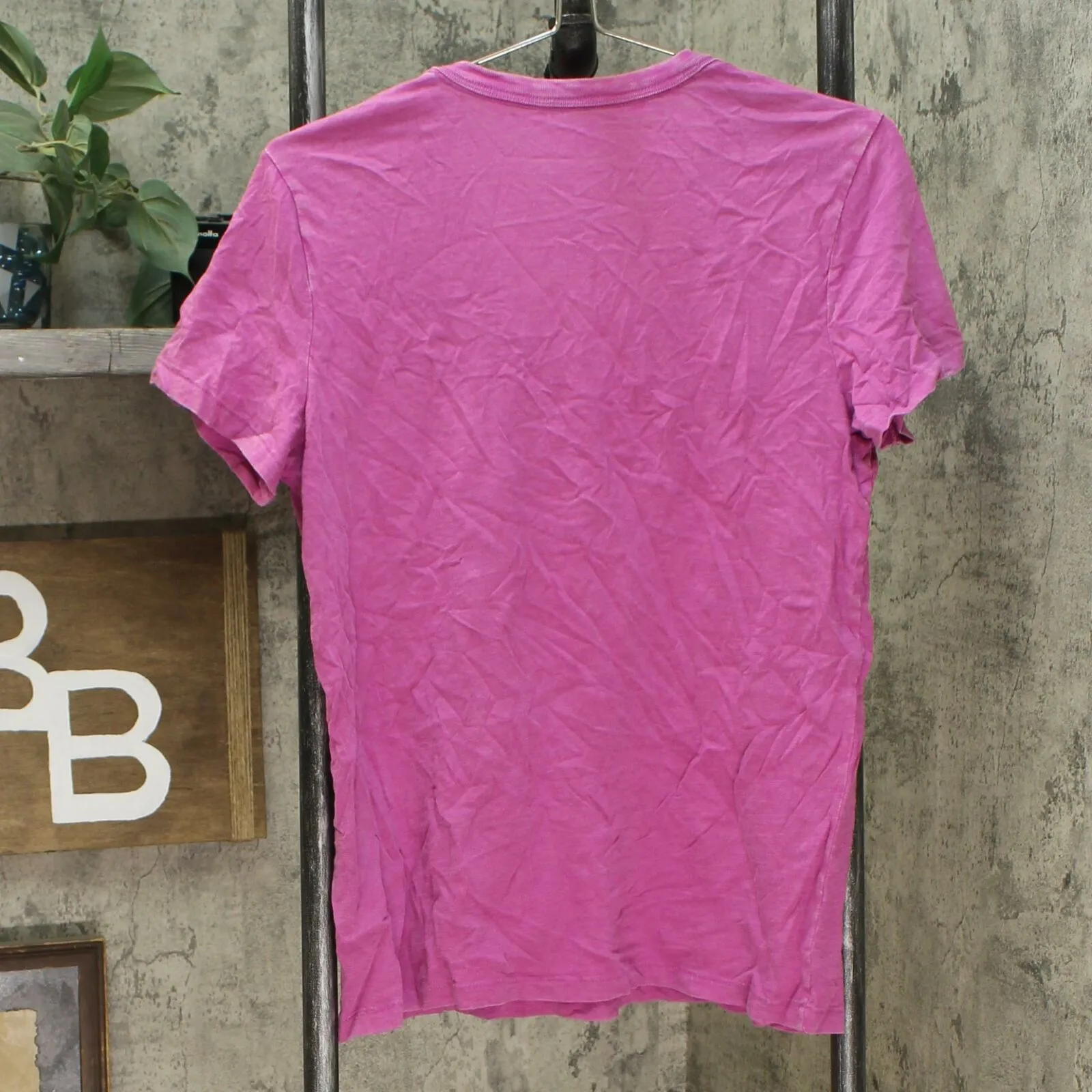 Universal Thread Women's Short Sleeve V-Neck T-Shirt