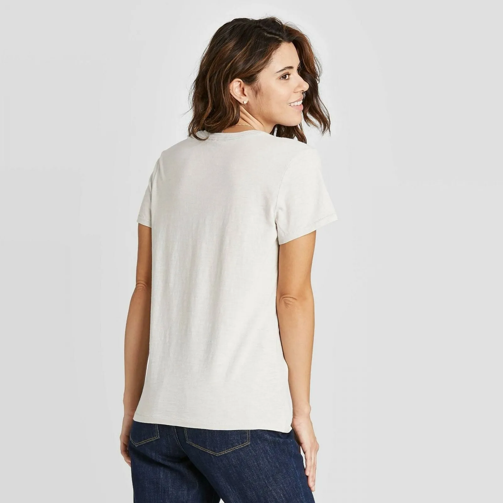 Universal Thread Women's Short Sleeve V-Neck T-Shirt