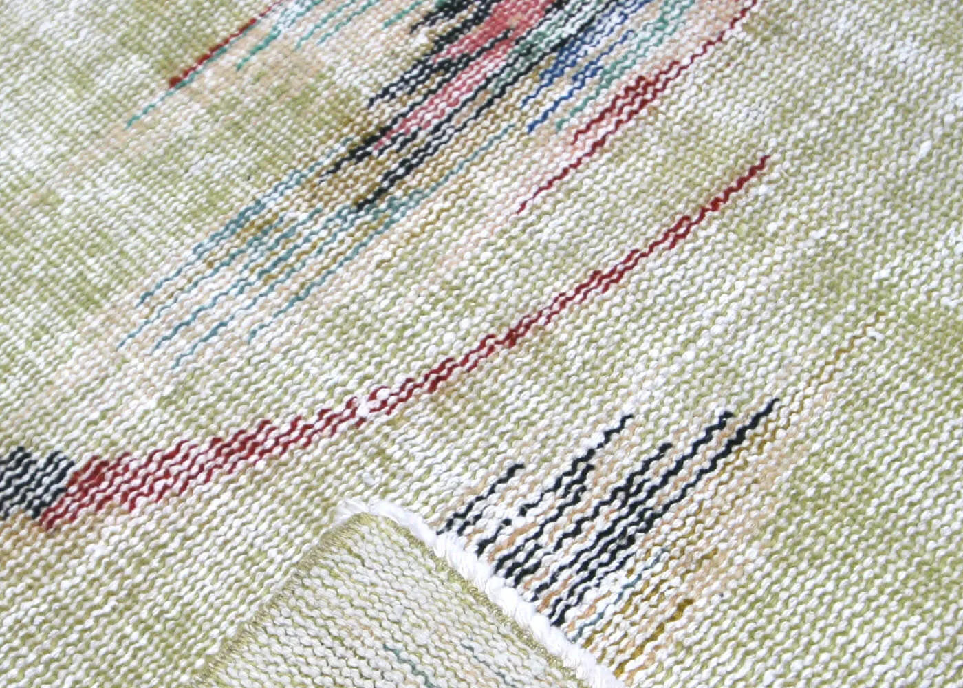Vintage Turkish Mid-Century-Modern Rug - 5'9" x 8'8"